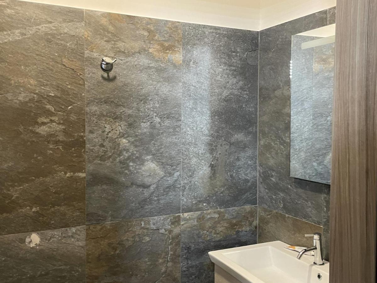 Poste Regie - Milan Guest House Bagian luar foto